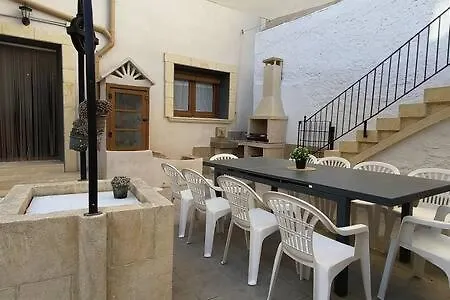 Apartment With Patio And Barbecue *