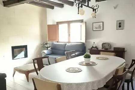Apartment With Patio And Barbecue *