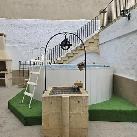 Apartment With Patio And Barbecue
